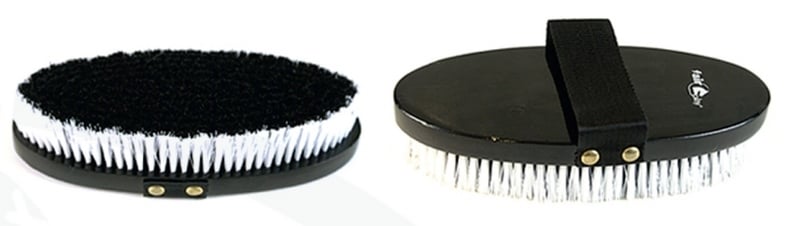 Velký dřevěný kartáč středně jemný 21,5cm