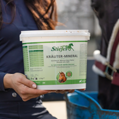 Minerální směs z bylinek pro koně Krauter-Mineral - 1090_e2fe6c6f_3133_177304664169ae8b712bd67-1024x1024-png.png