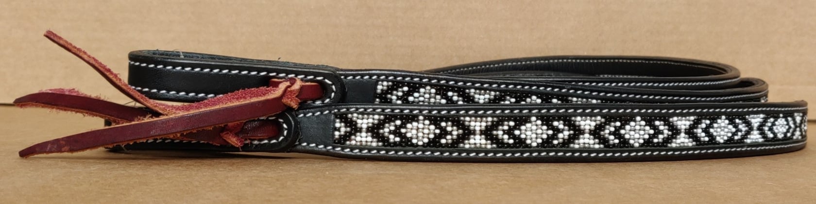 Westernové otěže zdobené barevnými korálky black/grey