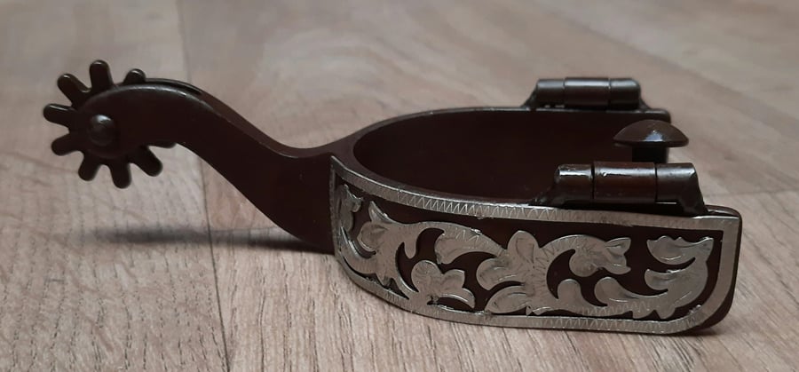 Westernové ostruhy GVR brown
