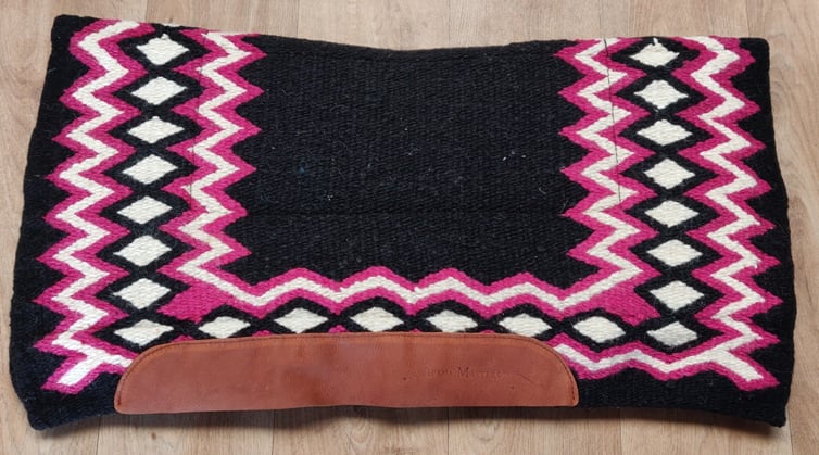 Westernová deka Arena Masters fialkovo/černá